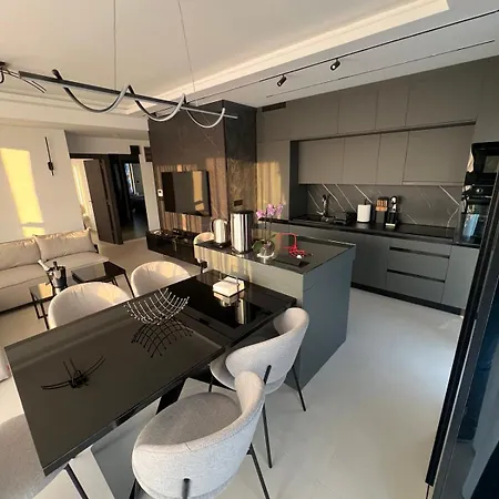 Beautiful With A Magical View Apartment *